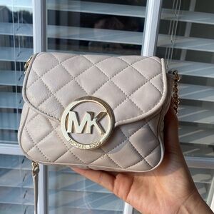 Michael Kors Crossbody!